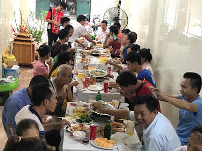 Nấu cỗ ở phạm ngọc thạch